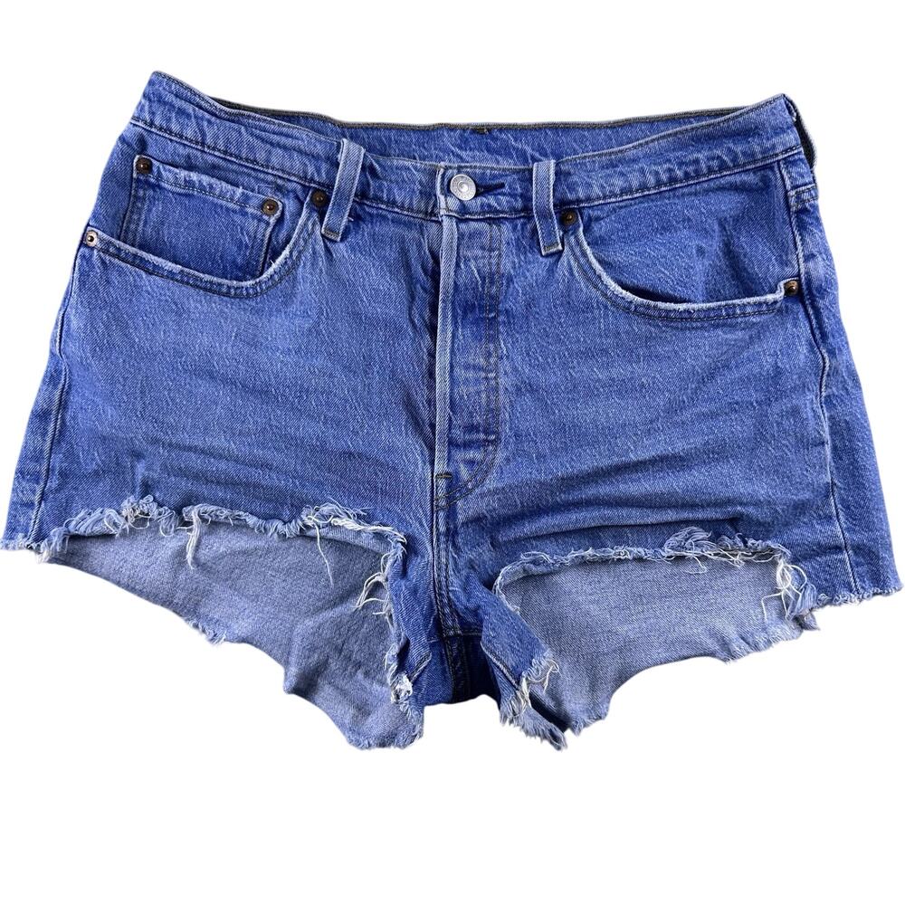 Women's Levi's 501 Original Jean Shorts 30 High Rise Med Wash Fray